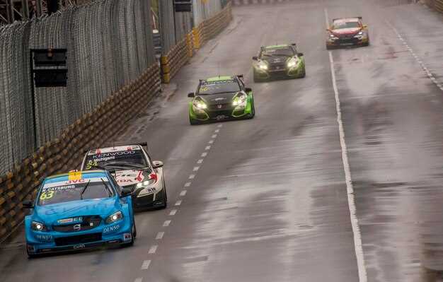 Differences between track cars and rally cars